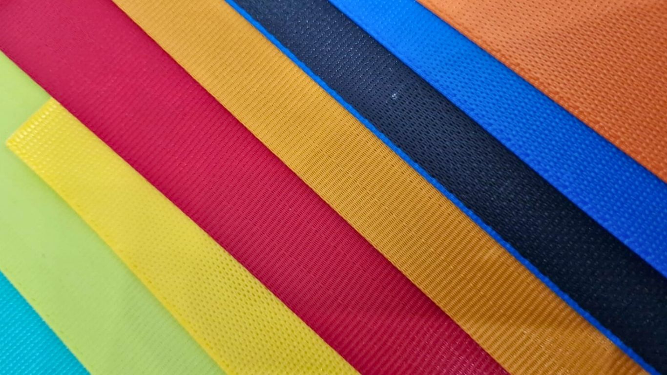 Mostre de materiale OEM pentru centuri auto colorate - gama completă de culori disponibile pentru schimb material centură