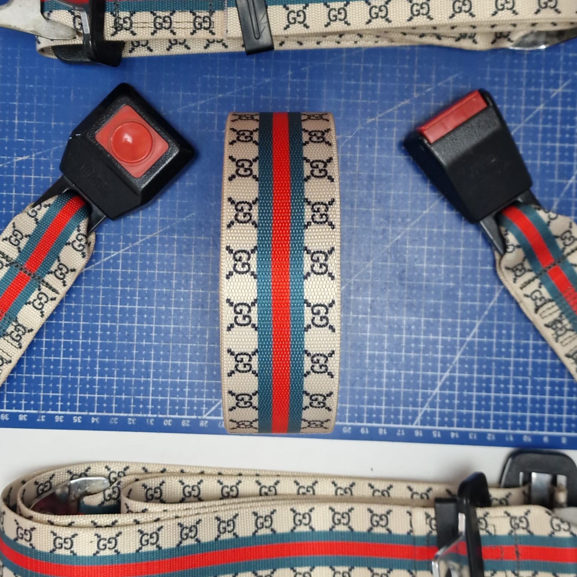 Varietate de centuri realizate pentru clienți