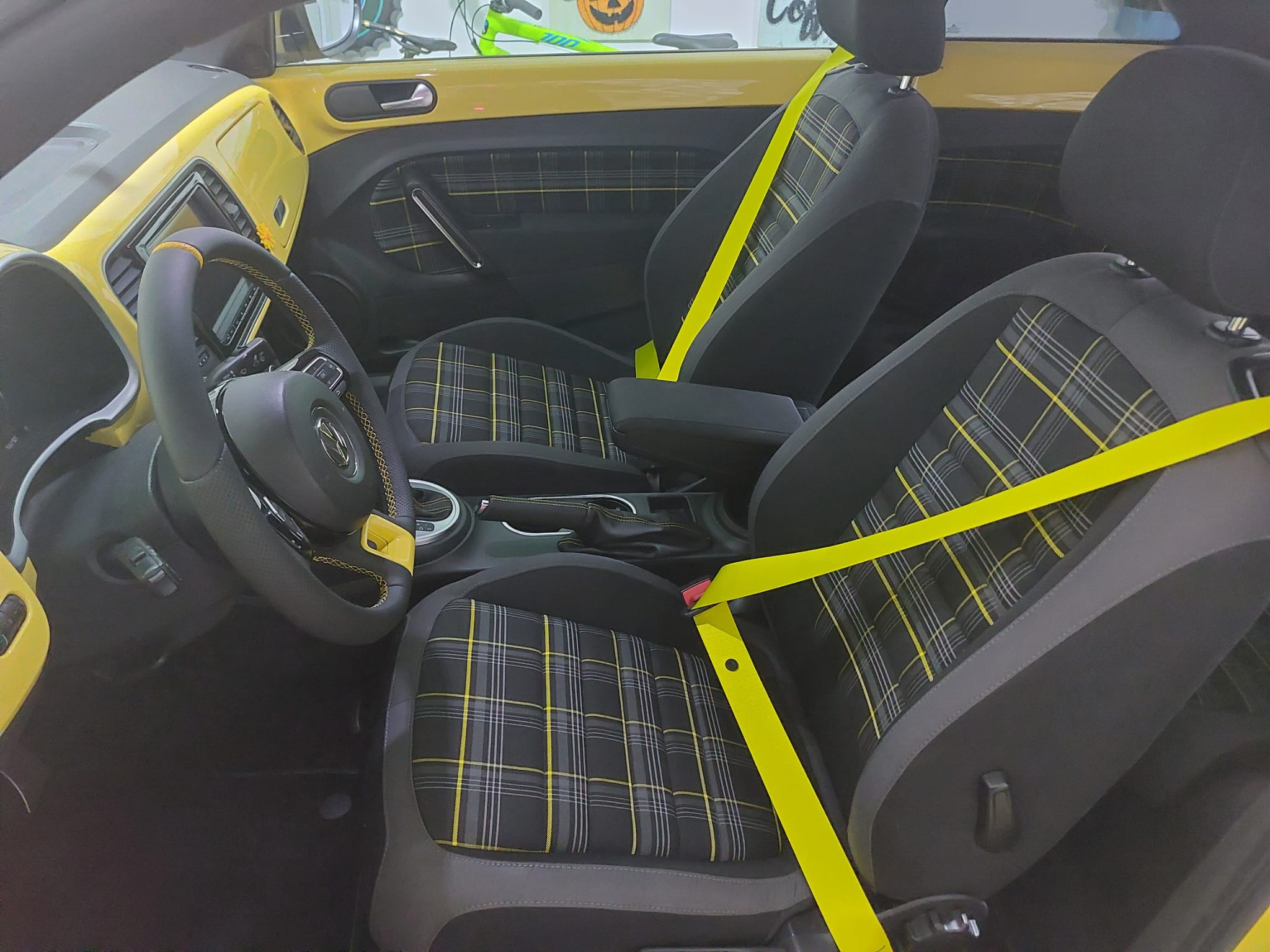 Centuri Galbene VolksWagen Bettle